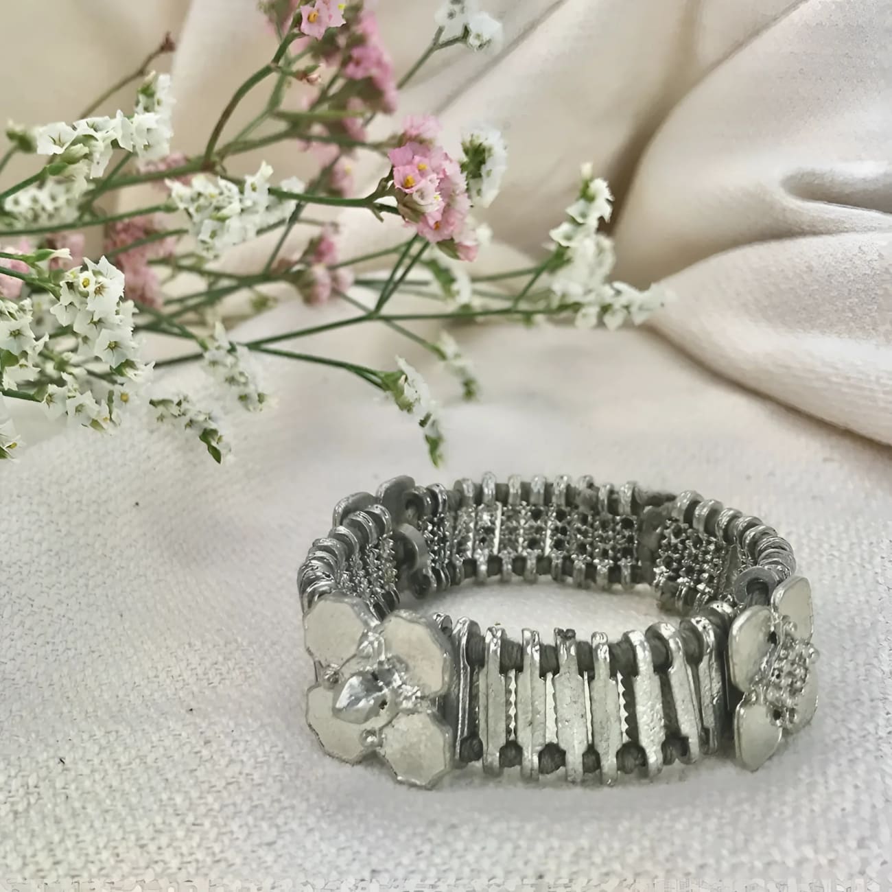 Kali Flower Bracelet - Bracelets