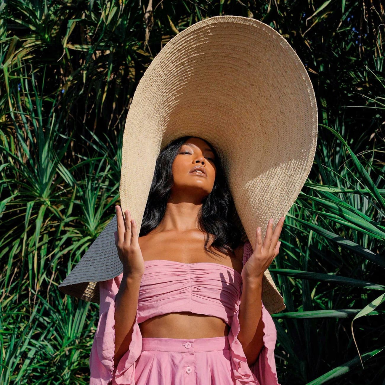 Solana Oversized Straw Hat In Natural/Beige Sun Hats