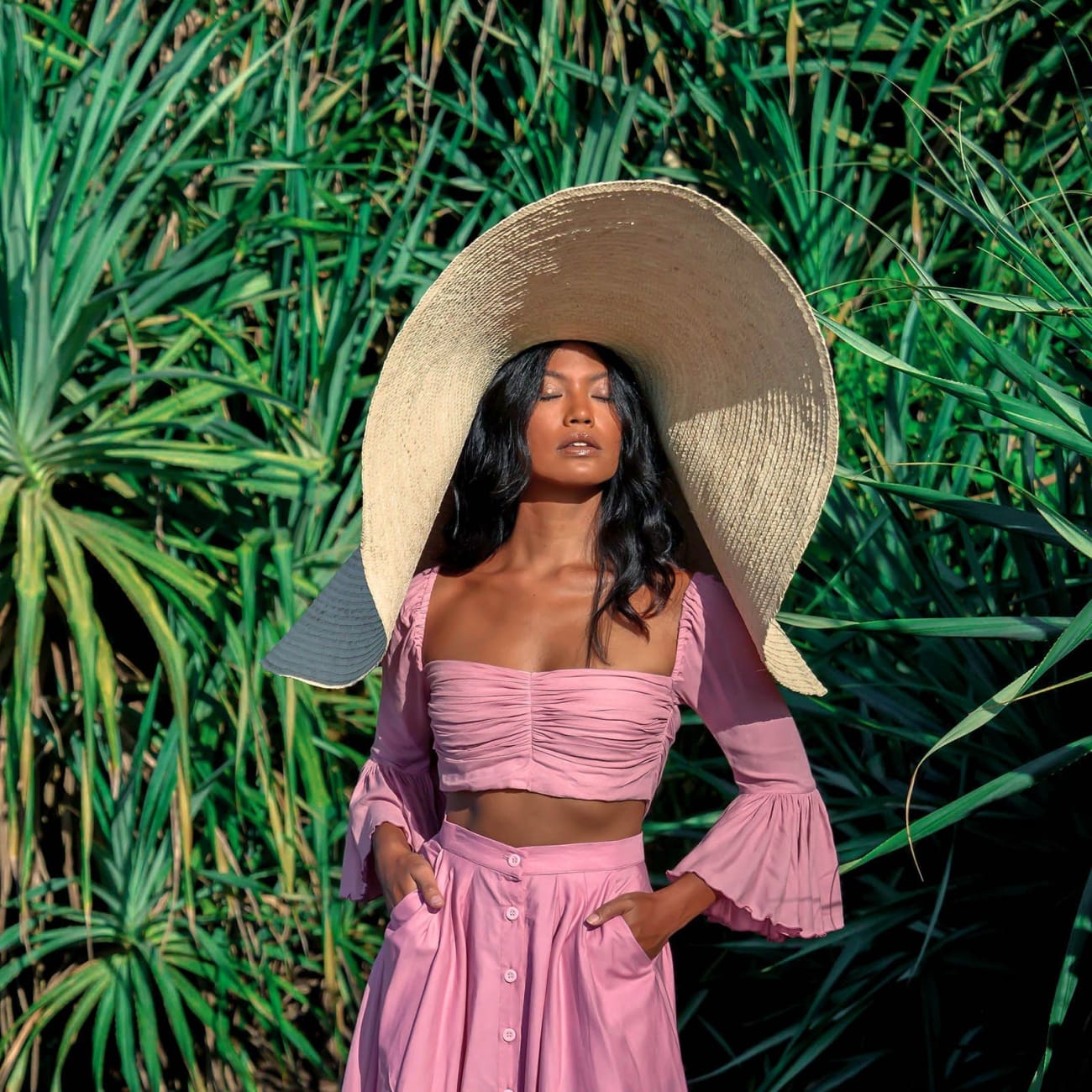Solana Oversized Straw Hat In Natural/Beige Sun Hats